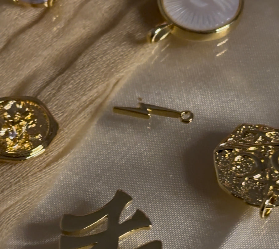 Lightning Bolt charm - medium